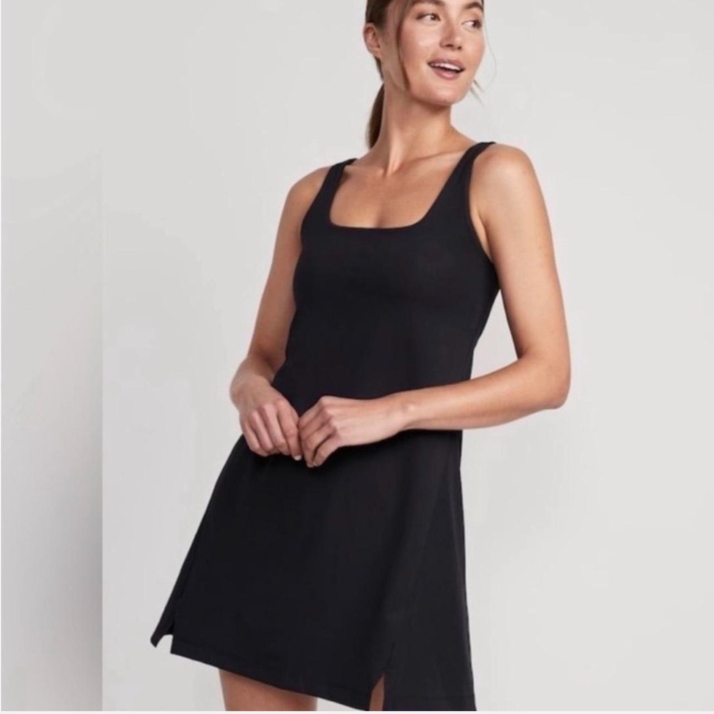 Old Navy Women’s Large Powersoft Athletic Dress black - built in bra / shorts